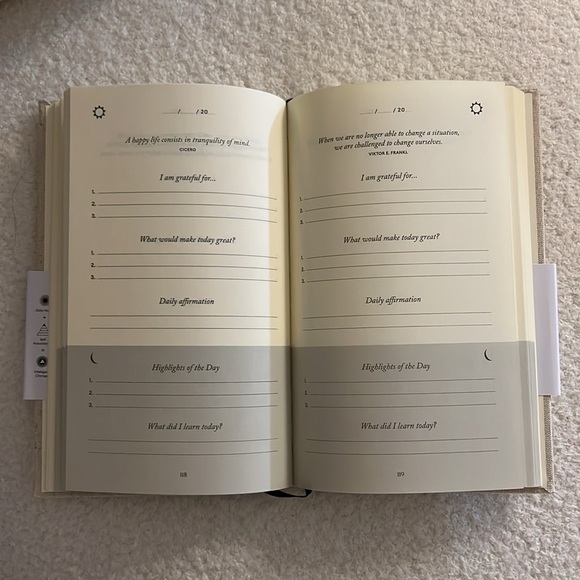 The Five Minute Journal by Intelligent Change - Picture 4 of 4